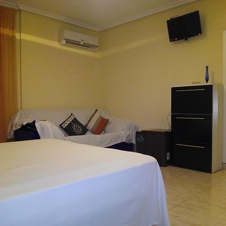Hostal Imperial Кревильенте Экстерьер фото