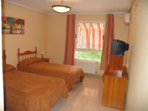 Hostal Imperial Кревильенте Экстерьер фото