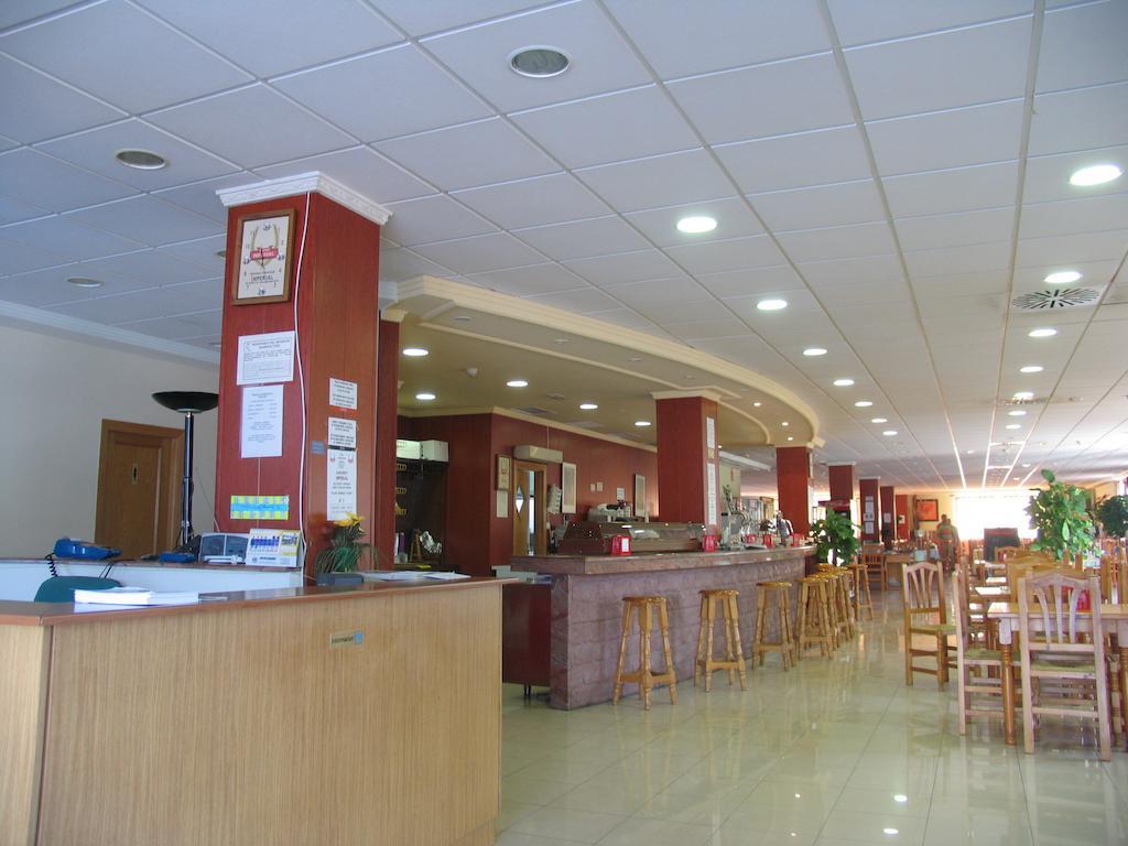 Hostal Imperial Кревильенте Экстерьер фото